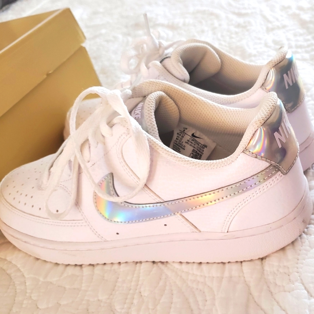 NIKE COURT VISION LOW SNEAKERS